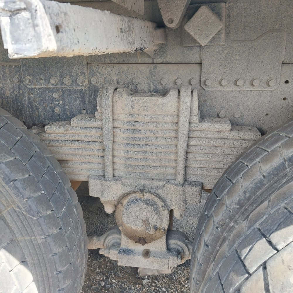 06 Used Ashok Leyland U2518 10-Wheel Tipper Truck for Sale in Trichy – 7-Speed, Bogie Suspension copy