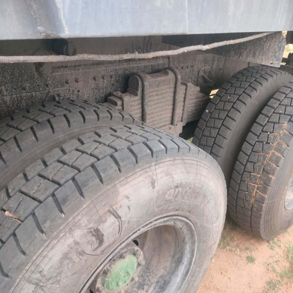 12-wheel-ashokleyland-2014-model-U3123-tipper-for-sale-12