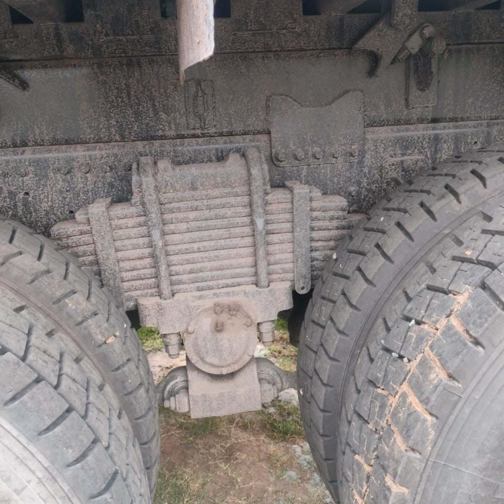 12-wheel-ashokleyland-2014-model-U3123-tipper-for-sale-13