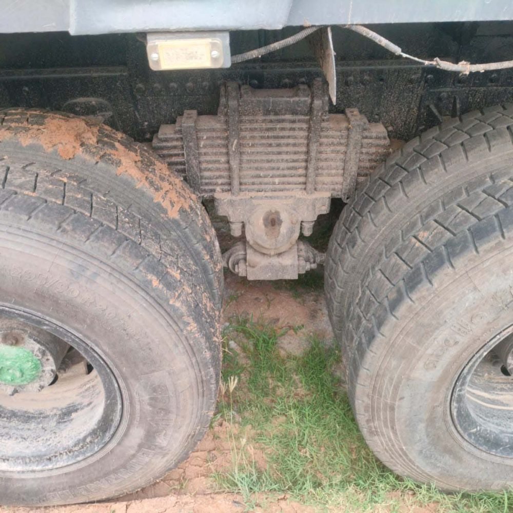 12-wheel-ashokleyland-2014-model-U3123-tipper-for-sale-14