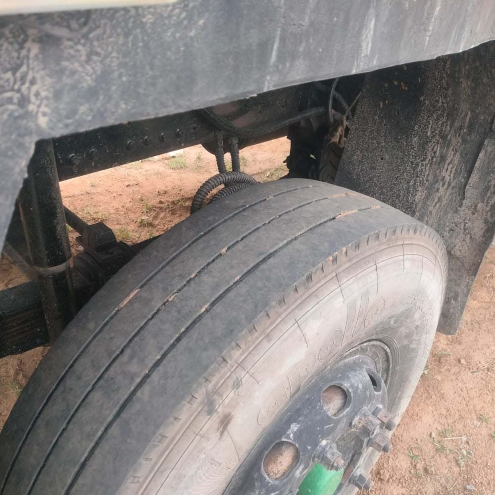 12-wheel-ashokleyland-2014-model-U3123-tipper-for-sale-15
